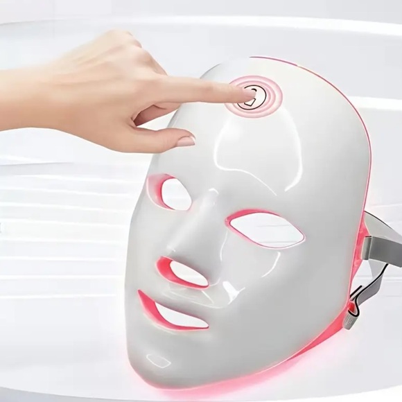 LED Light Therapy Mask NWT